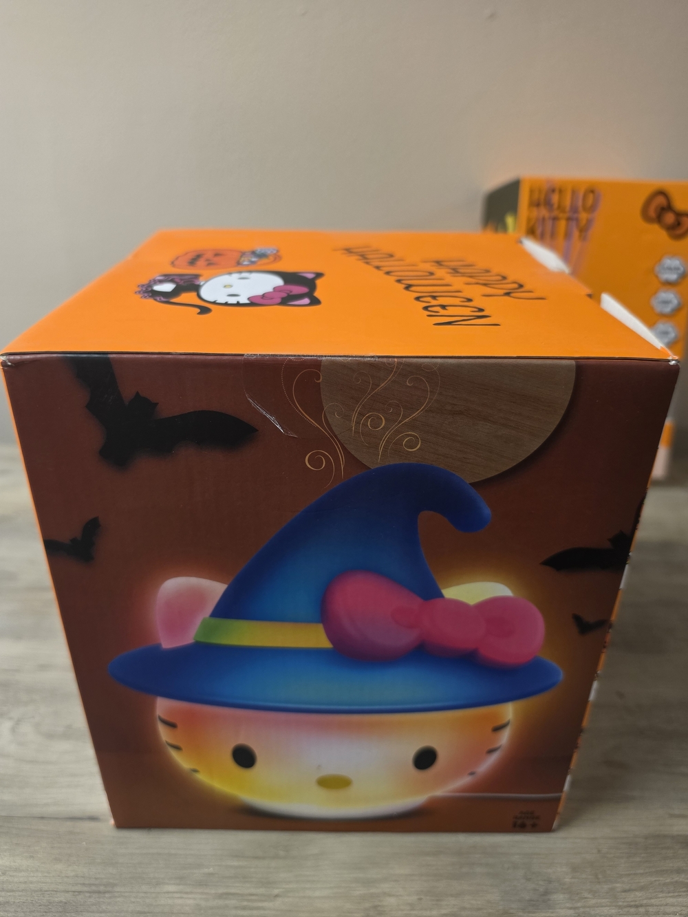 Hello Kitty Ceramic Reed Diffuser And LED Aroma Fan Bundle - Picture 6 of 9